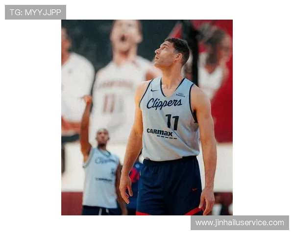 终于来了!季前赛收官快船对决勇士 比尔预计亮相上演快船首秀 终于来了!季前赛收官快船对决勇士 比尔预计亮相上演快船首秀