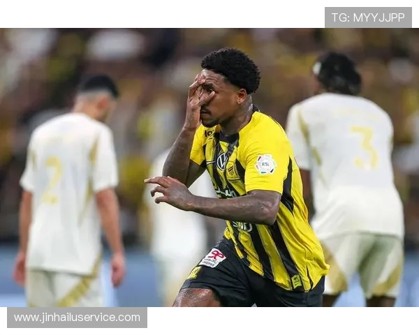 吉达联合半场补时奥亚尔小角度破门,再下一城,壮哉! 吉达联合半场补时奥亚尔小角度破门,再下一城,壮哉!